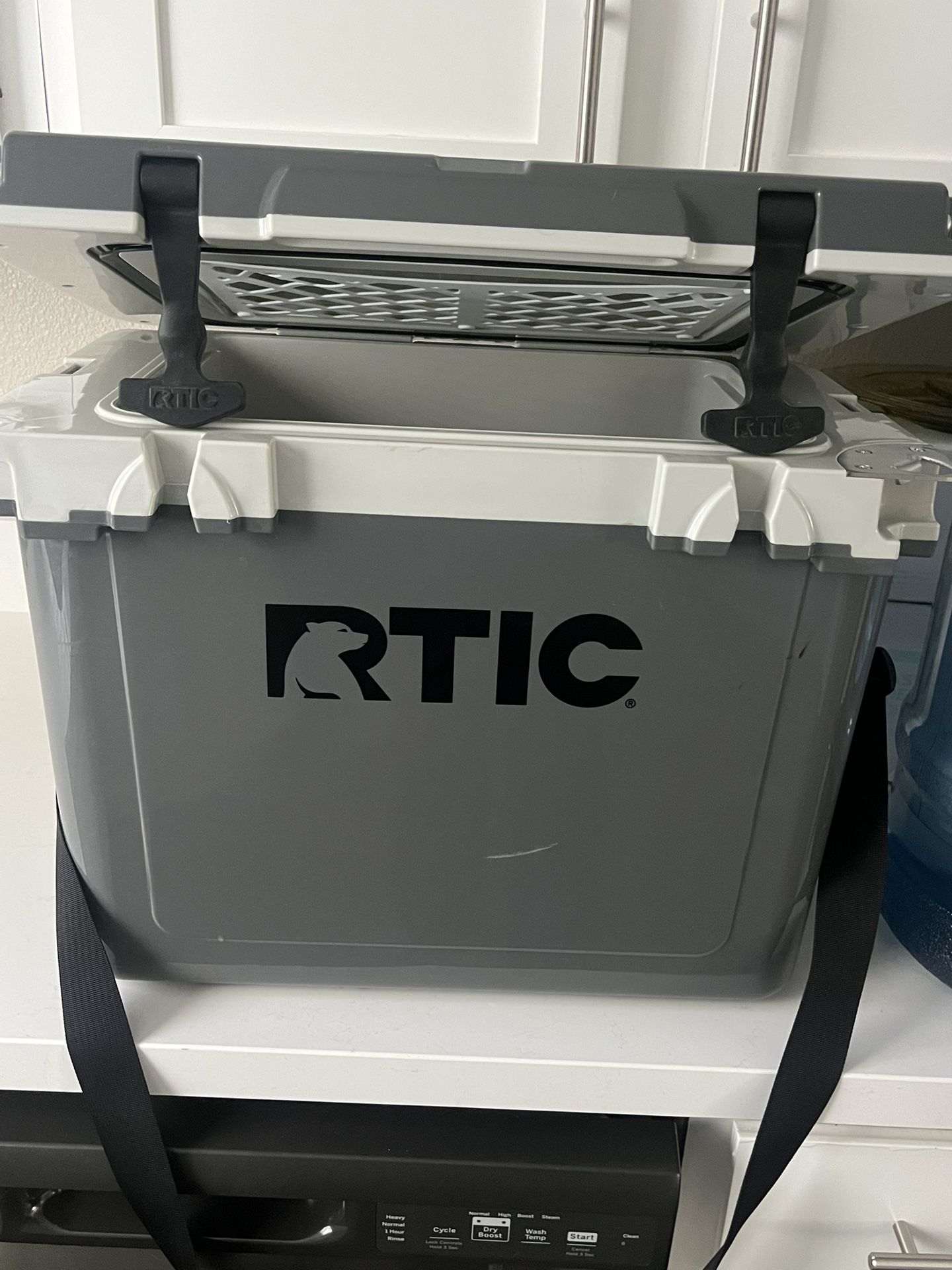 RTIC 22 QT Ultra-Light Cooler