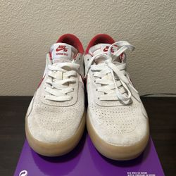 Nike SB Heritage Vulc Size 8.5