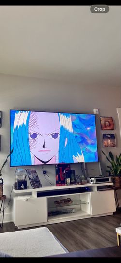 82” Samsung QLED smart TV w/ TV mount