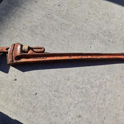RIDGID Heavy Duty Pipe Wrench 36" with 5" Jaw Capacity