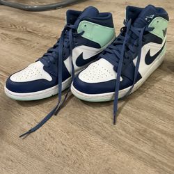 Air Jordan 1 Mid Sz 11.5