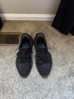 Yeezy 350 V2 (Black)