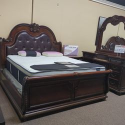 KING BEDROOMS SET 4PCS. BED DRESSER MIRROR 1 NIGHTSTAND