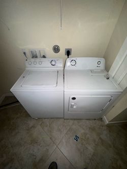 Amana White Washer/Dryer