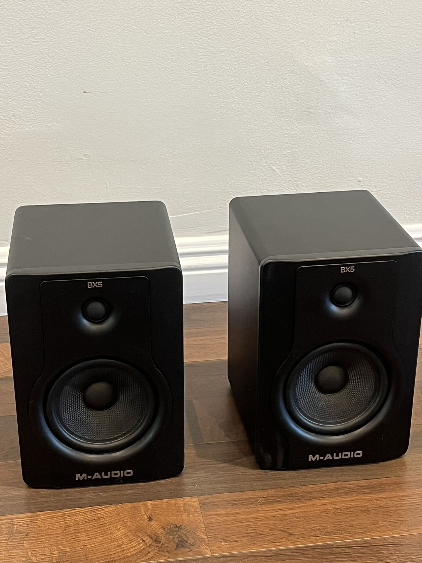 M-Audio BX5 D2 Powered Studio Monitor Speakers (pair) Black, TESTED