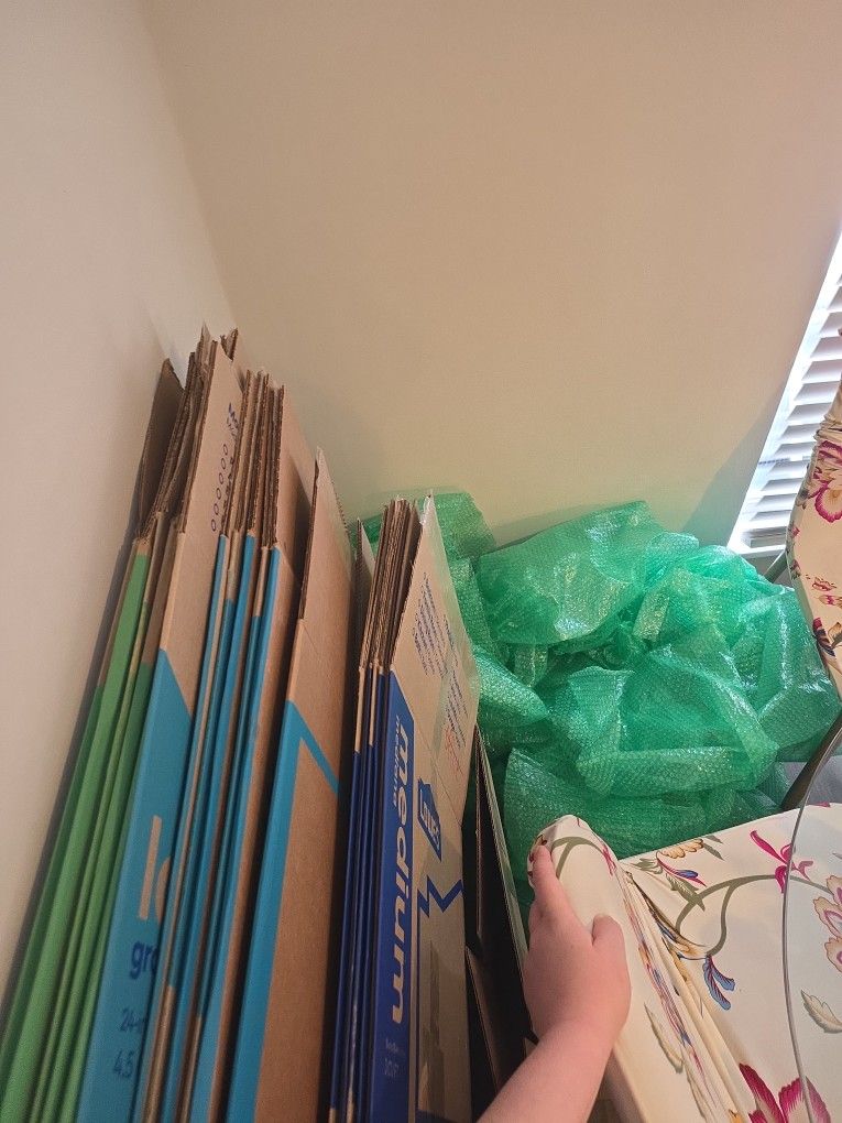 Cardboard Boxes And Bubble Wrap 