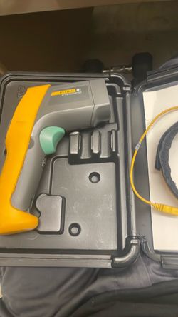 Fluke 561 IR thermometer