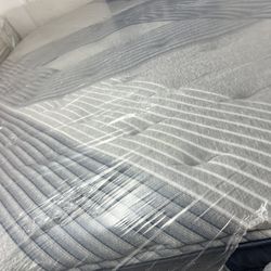 King Mattress & Boxspring 