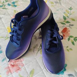 Girls Sketchers Tennis Shoes Size 6 New Comfortable $29
