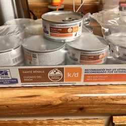 Hill’s Science k/d Wet Food Chicken Pate and Chicken Veggie Stew