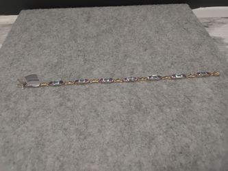 14 kt bracelet with precious stones
