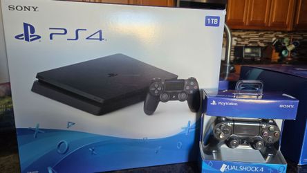 PS4 and VR Bundle Set w 24 Games