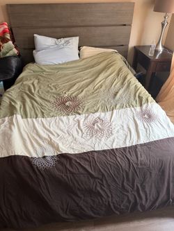 Queen size bed