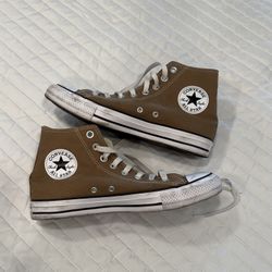 Women’s Brown Converse Chuck Taylor All Star High Top (SIZE 9)