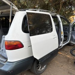 2000 Toyota Sienna