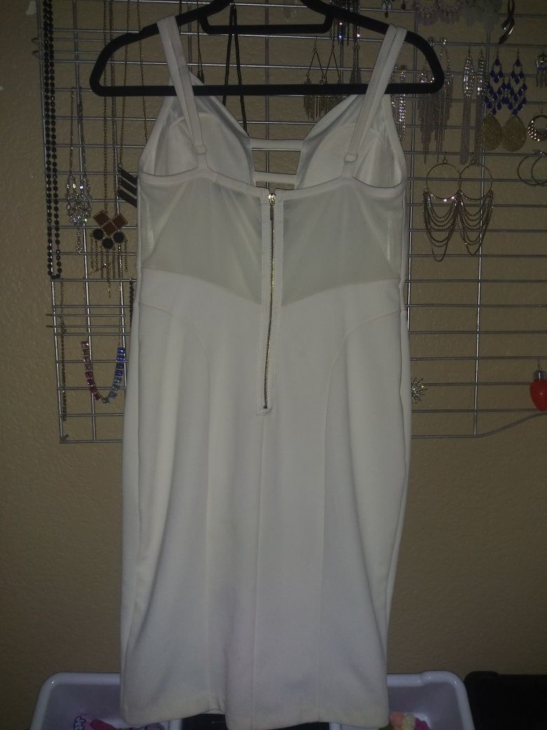 Brand new white dress size 6