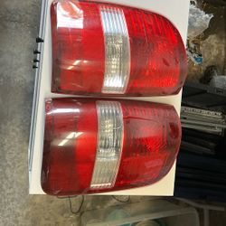 04-08 Ford F-150 (Pick Up Truck) tail Lights (original)