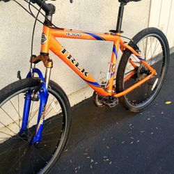 TREK mountain Bike. 4100