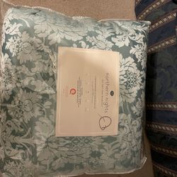 Queen 7 Piece Reversible Comforter Set Northern Knights
