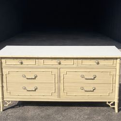 Thomasville 7 drawers dresser 58”w x 19.5”d x 30”h  