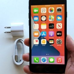 iPhone 7 128gb - UNLOCKED - Like New 