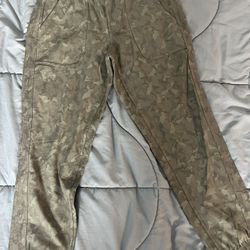 Women’s Brand New Athleta Camo Pants