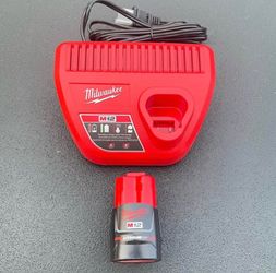 Milwaukee M12 12-Volt Lithium-Ion 2.0 Ah Compact Battery with Charger