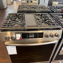 Frigidaire Gallery® 30" Smudge-Proof® Stainless Steel Slide-In Gas Range