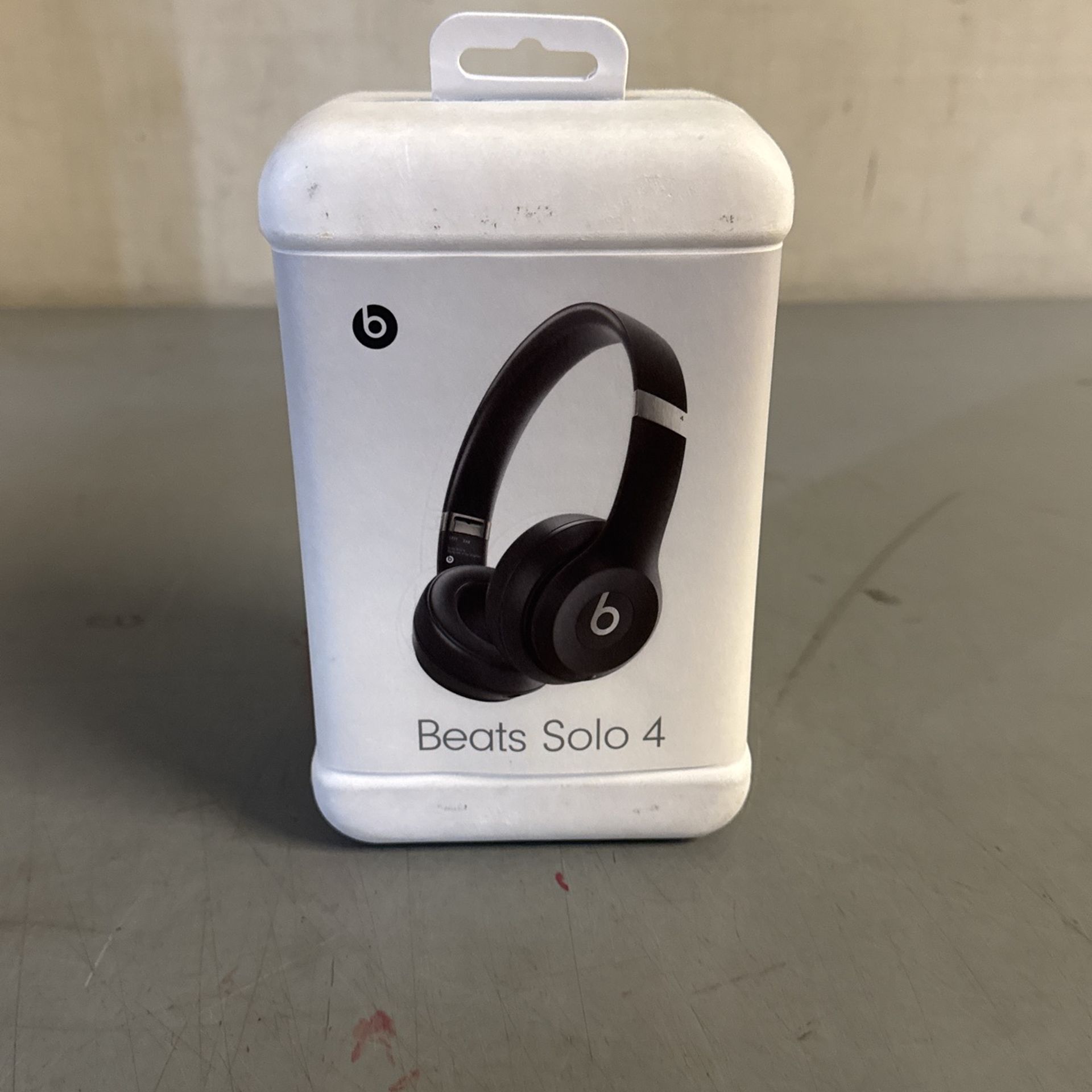Beats Solo 4 Headphones **BRAND NEW**