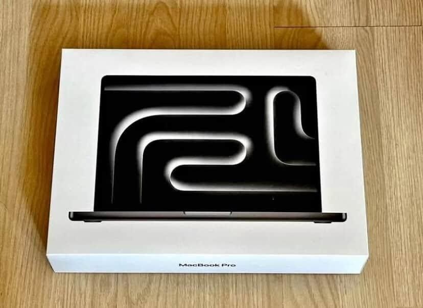 MACBOOK PRO 2024 NEW