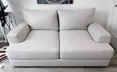 Modern Light brown Loveseat – Excellent Condition