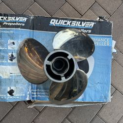 Quicksilver Q3 15.6 x 13P Propeller 8M0103517  