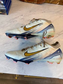 Nike soccer cleats cr7 pro