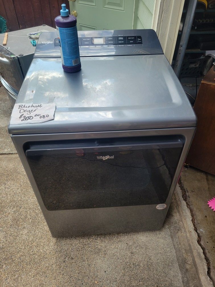 Whirlpool - 7.4 Cu. Ft. Smart Electric Dryer with Steam and Advanced Moisture Sensing