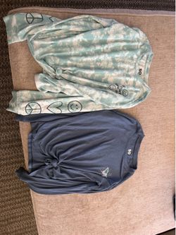Girls long sleeves  size  xl 14/16