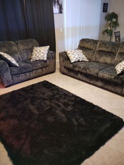 Love seat / reg couch
