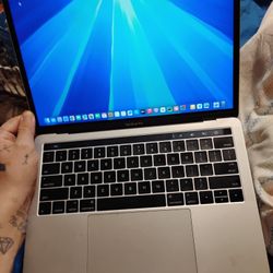 MacBook Pro 13 Inch