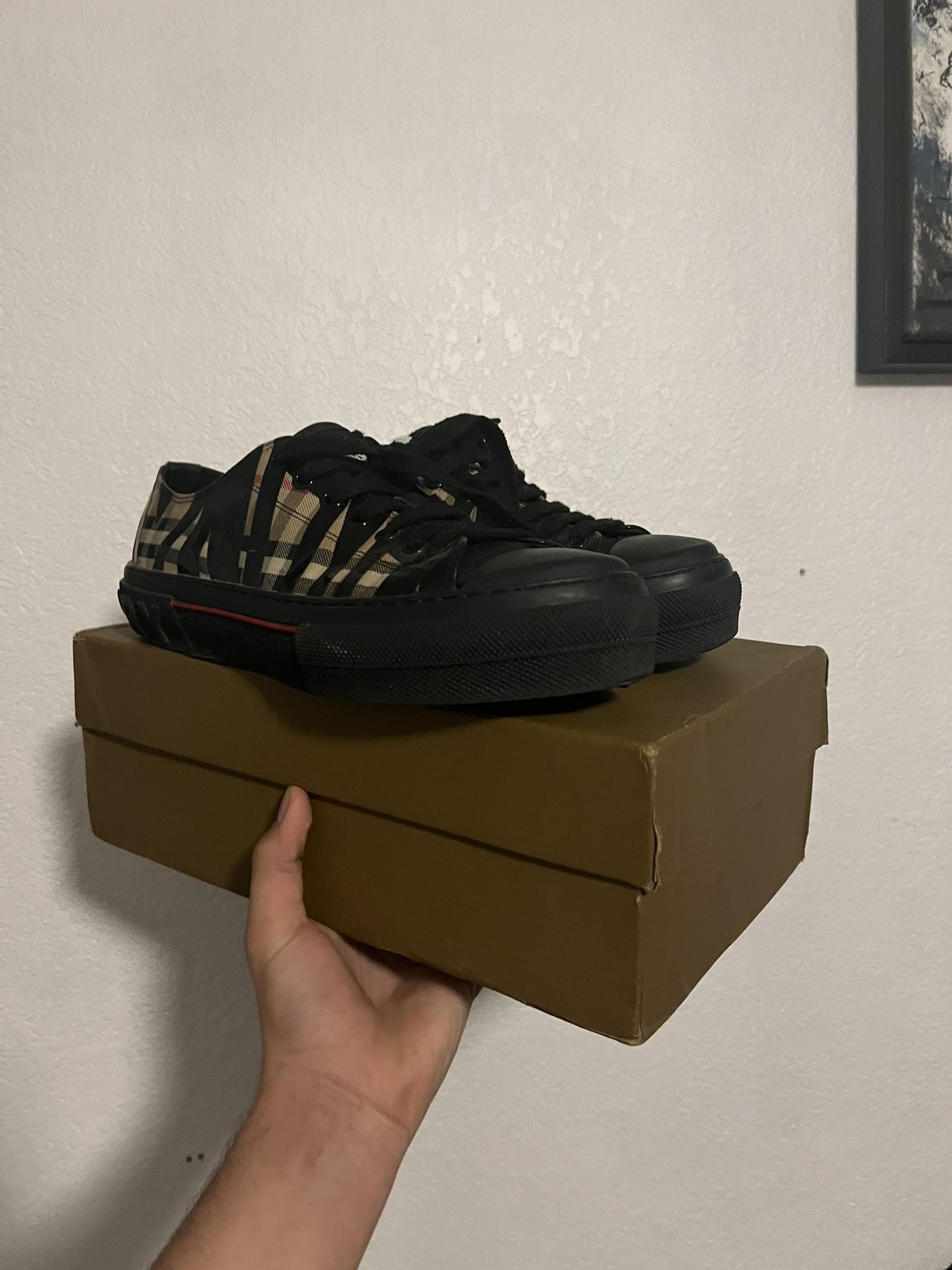 BURBERRY