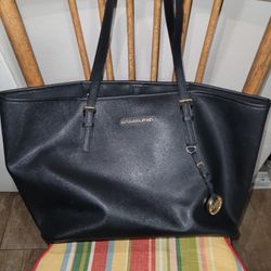 Micheal Kors Black Tote Purse Bag