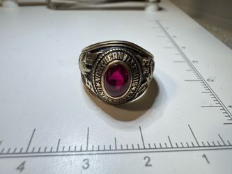 Vintage 1973 Northern Illinois University NIU 10K Gold Jostens Class Ring Sz 5
