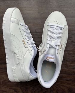 New PUMA Womens Sneakers 11US With box