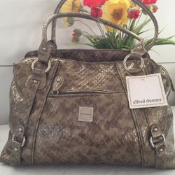 Women’s Purse (New)
