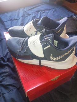 Kyrie Low 3 Nike Sz 13