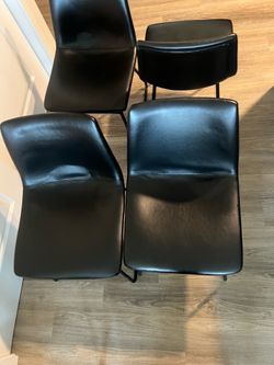 4 BLACK CHAIRS H31”