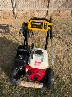 DEWALT
3600 PSI 2.5 GPM Gas Pressure Washer with Honda GX200 Engine, Heavy-Duty Commercial Cold Water Power Cleaner