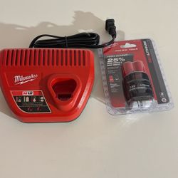 Milwaukee M12 CP2.5 Battery & Charger