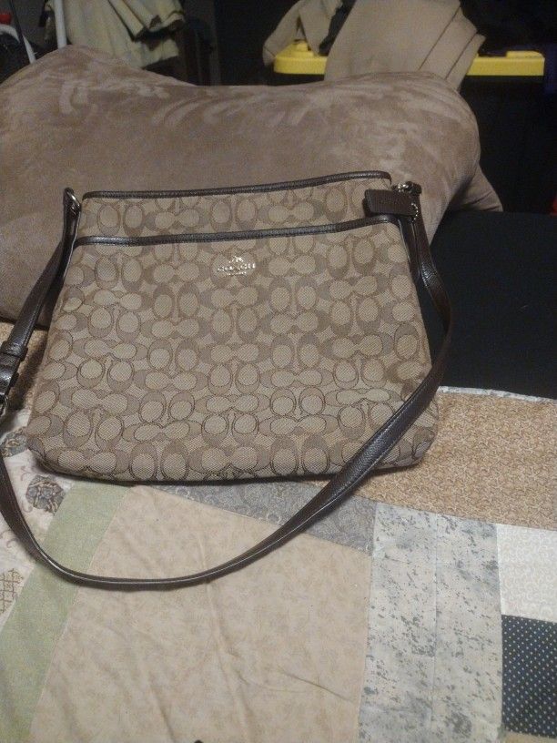 👜 👜 Coach Crossbody Purse 👜👜