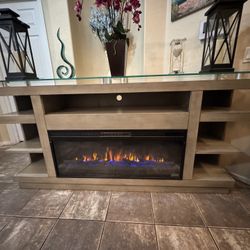 Beautiful Modern Fiteplace /tv Stand In Excellent Condition 75” Inch Long 