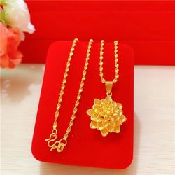 Set Of Beautiful Flower Pendant And Necklace Set 