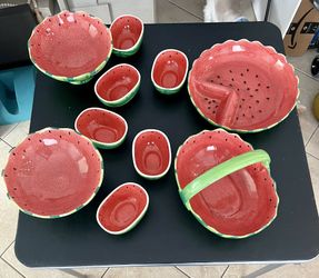 I am selling a watermelon Set